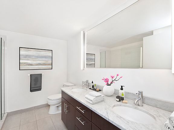 3rd image of 424 Bedford Ave APT 4C