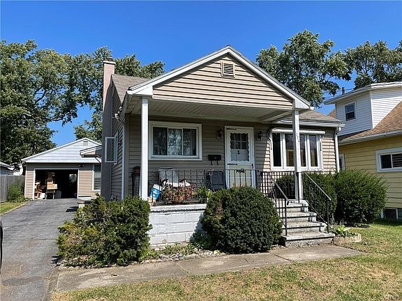 3rd image of 226 Garden City Dr