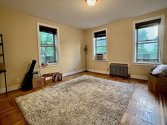 1st image of 165 Pinehurst Ave #31