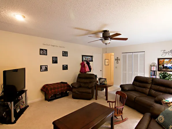 1204 Ship Wheel Ln, Gillette, WY 82716