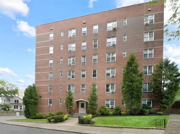 38 Laurel Place #4I, Yonkers, NY 10704