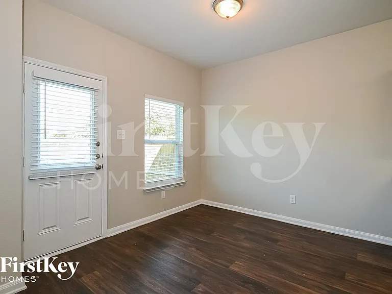14281 Bridgeview Ln — Photo 4