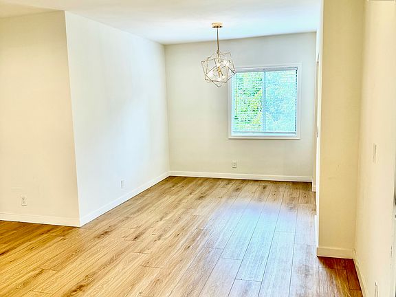 3rd image of 1051 N Harper Ave APT 6