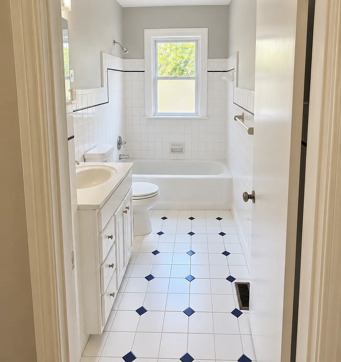 3 bed, 2096 sqft, $2,390 — Photo 1