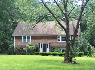 64 Boxboro Rd, Stow, MA 01775