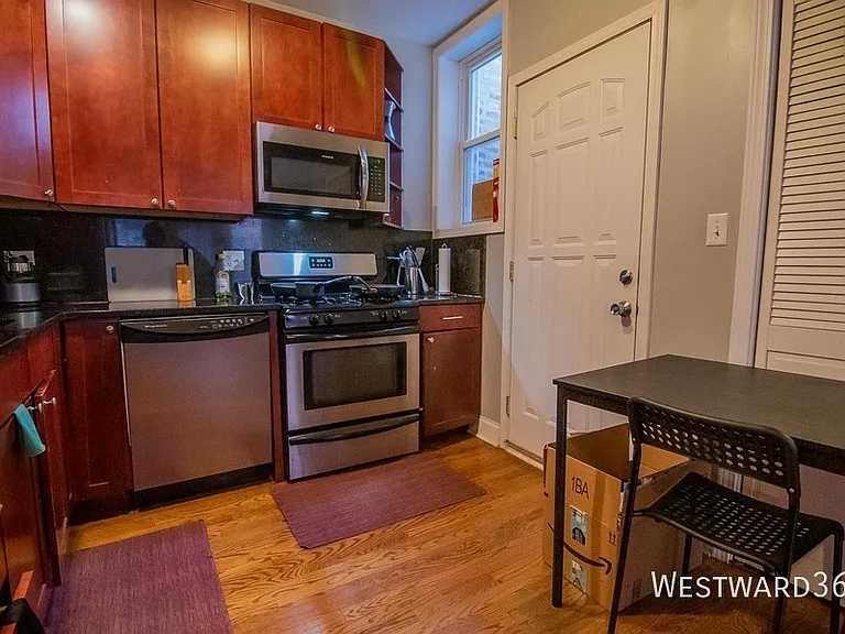 4330 N Sacramento Ave #2E — Photo 3