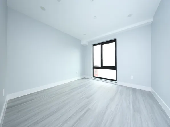 643 5th Avenue image 6 of 14