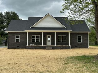 530 Fairway Dr, Lafayette, TN 37083