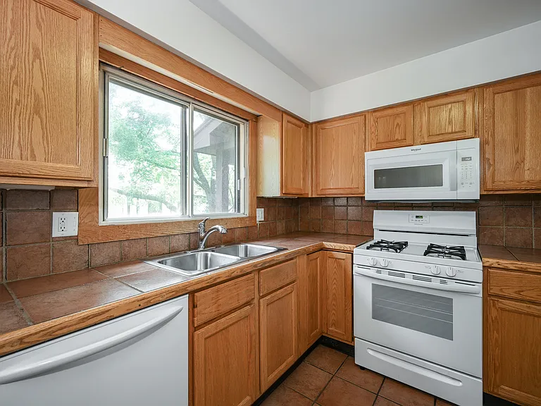 880 Johnstown Ln #B — Photo 5