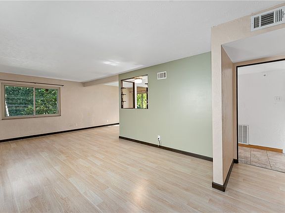 4th image of 200 Elfinwild Rd