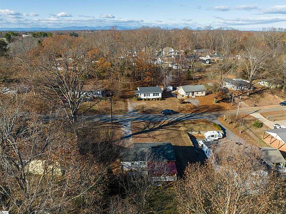 4th image of 115 Cooley St