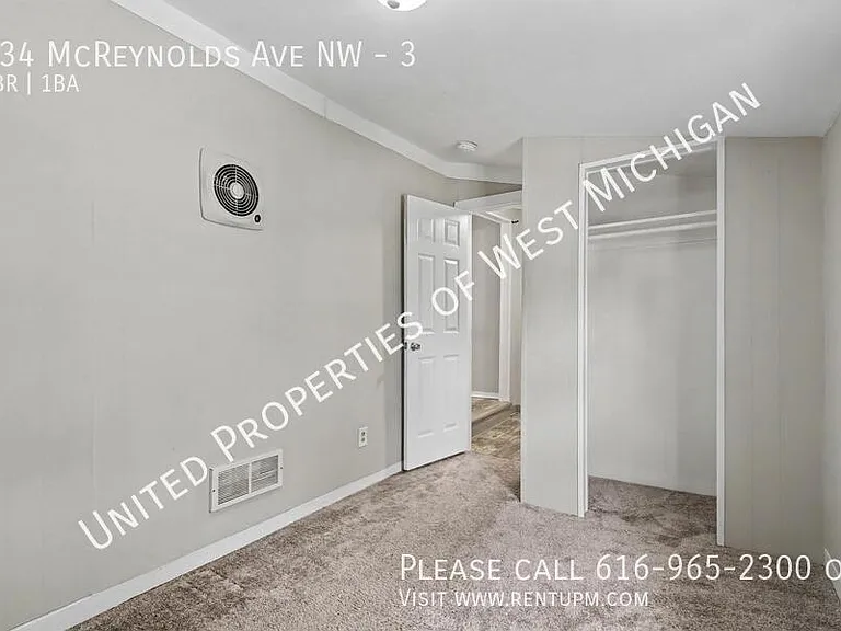 934 McReynolds Ave NW #3 — Photo 5