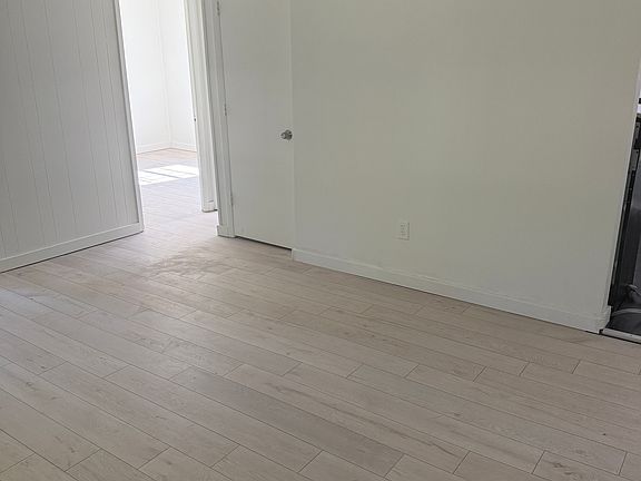 5th image of 4600 Sunflower Rd Unit B