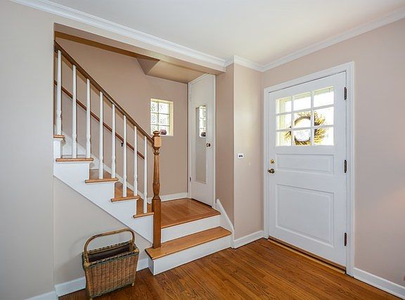 3rd image of 1647 Portsmouth Ave