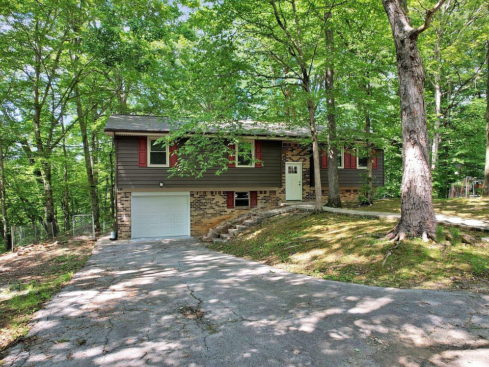 1st image of 418 Sioux Dr NW