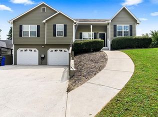 612 Oak Glen Dr, Dallas, GA
