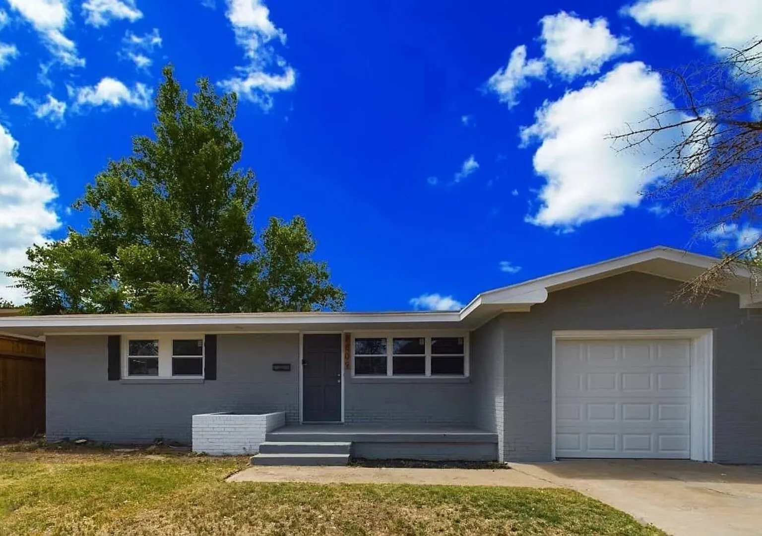 3 bedroom 2 bath Maxey Park Home in the Medical District! — Photo 1