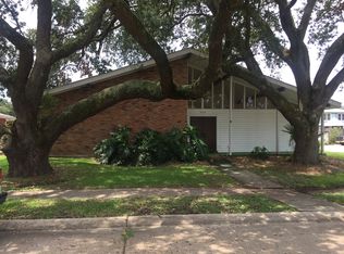 3224 Ridgeway Dr, Metairie, LA 70002