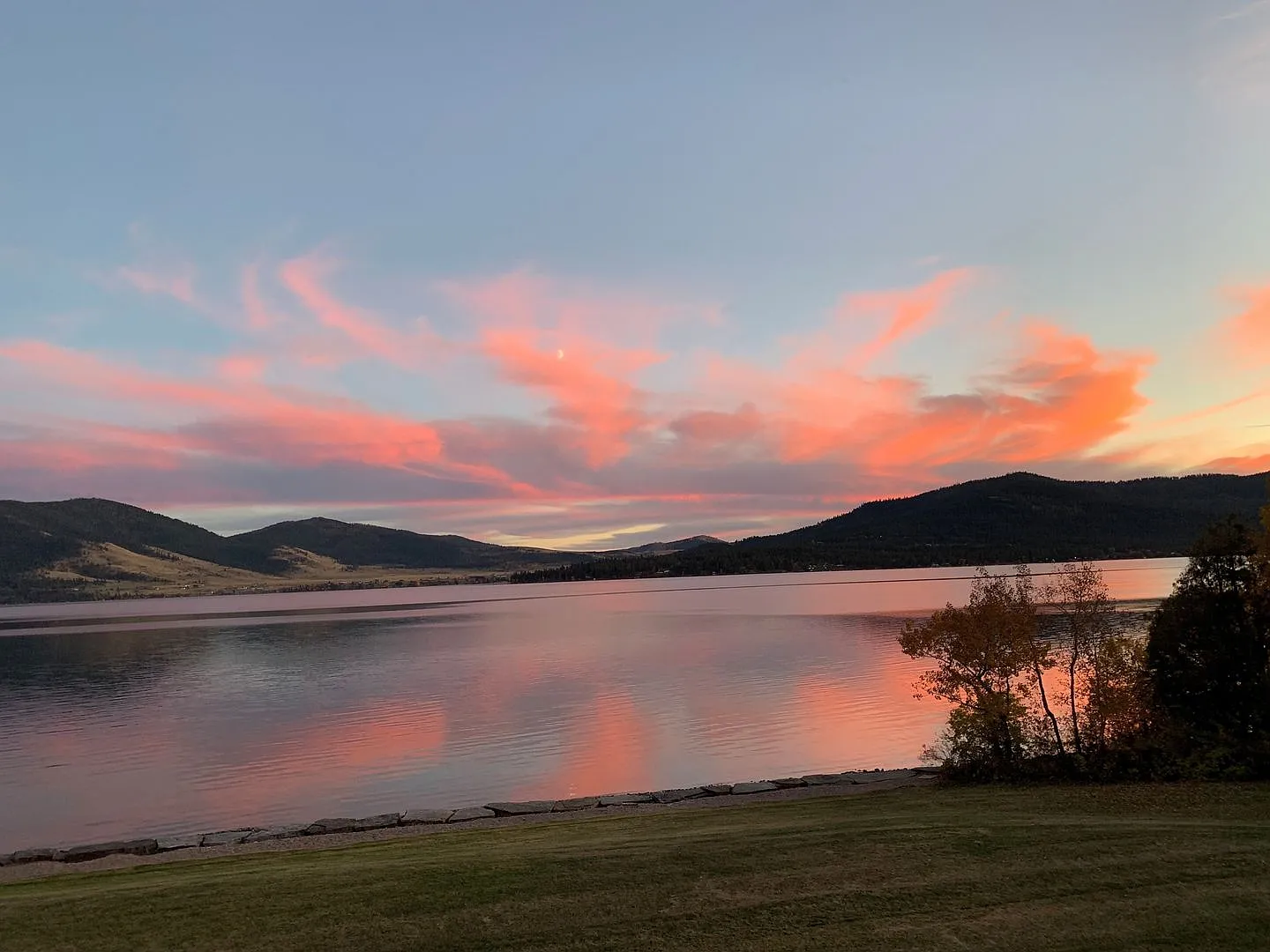 Amazing Lake Front Property with Orchard--Desired lease October 1st, 2026 thru May 31st 2027 (mon... — Photo 2