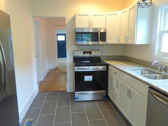 2nd image of 211 1st Ave