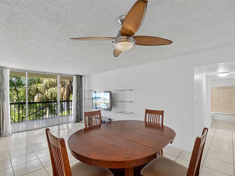 10835 SW 112th Ave #305 — Photo 14