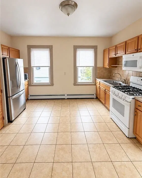 66 Goddard St #3