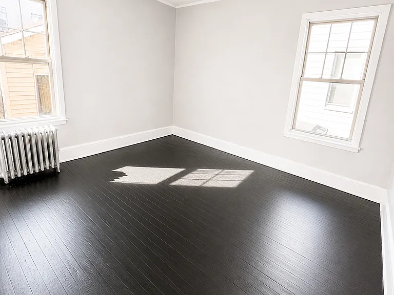 381 Leslie St #1 — Photo 3