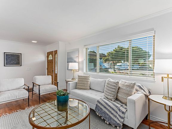 2nd image of 5062 San Juan Pl