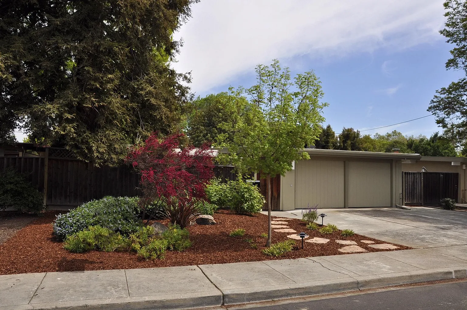 361 Hayes Ave photo 1