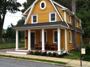 34 S Locust St, Lititz, PA 17543