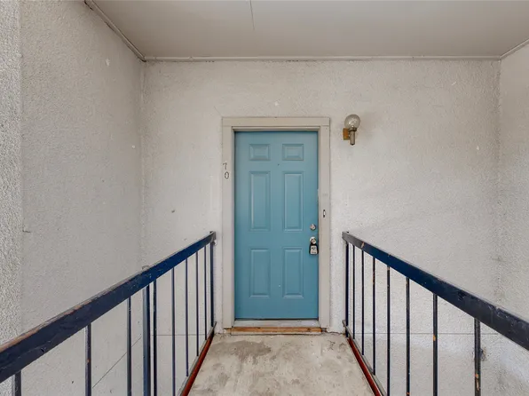 9747 Whitehurst Dr APT 70, Dallas, TX 75243