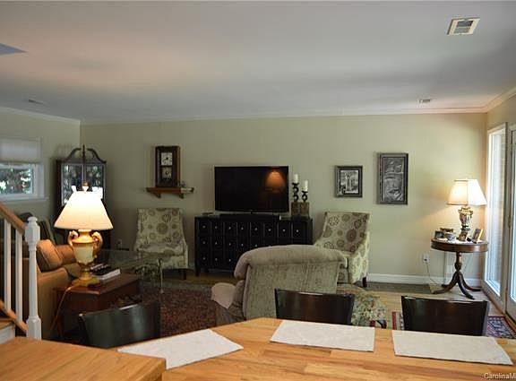 4th image of 129 Blueberry Ln