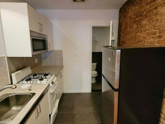 4th image of 341 W 71st St APT 1C