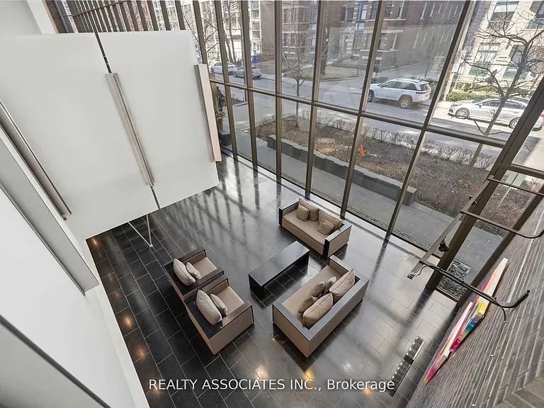33 Charles St E #2210 — Photo 16