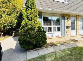 30 A Helene Cres, Waterloo, ON N2L 5E5