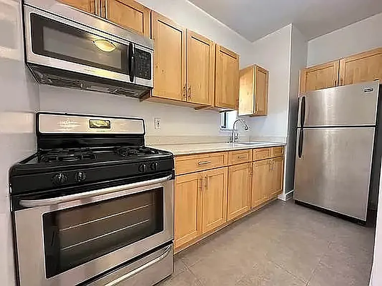 1411 Amsterdam Ave #3B — Photo 3