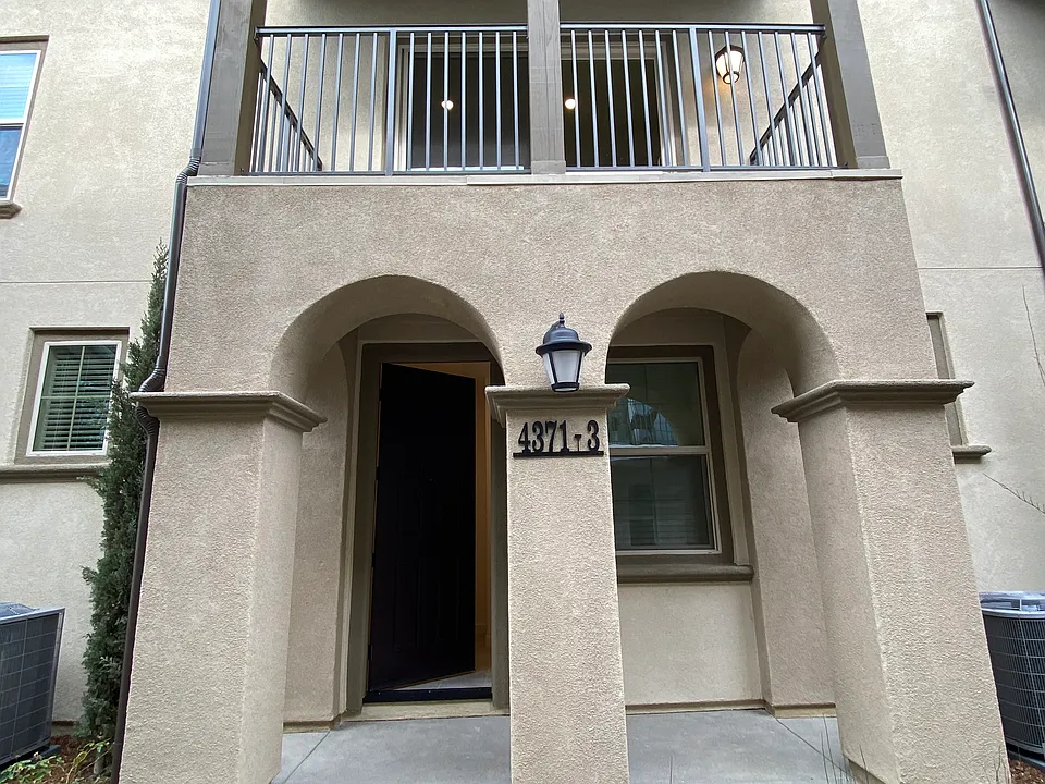 4371 Pacifica Way #3
