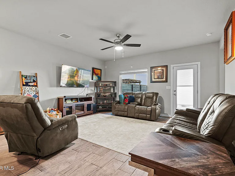 1048 Nepal Sky St — Photo 17