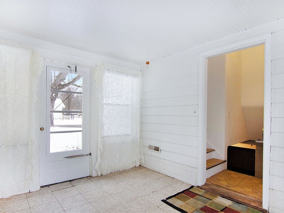 1st image of 2709 Applelane Ave