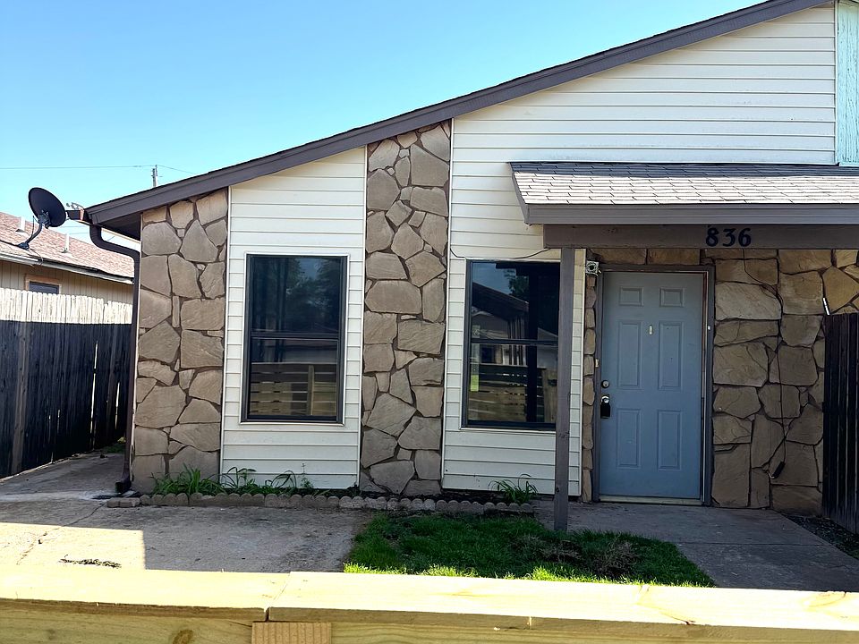 1st image of 836 NW 113th St #836