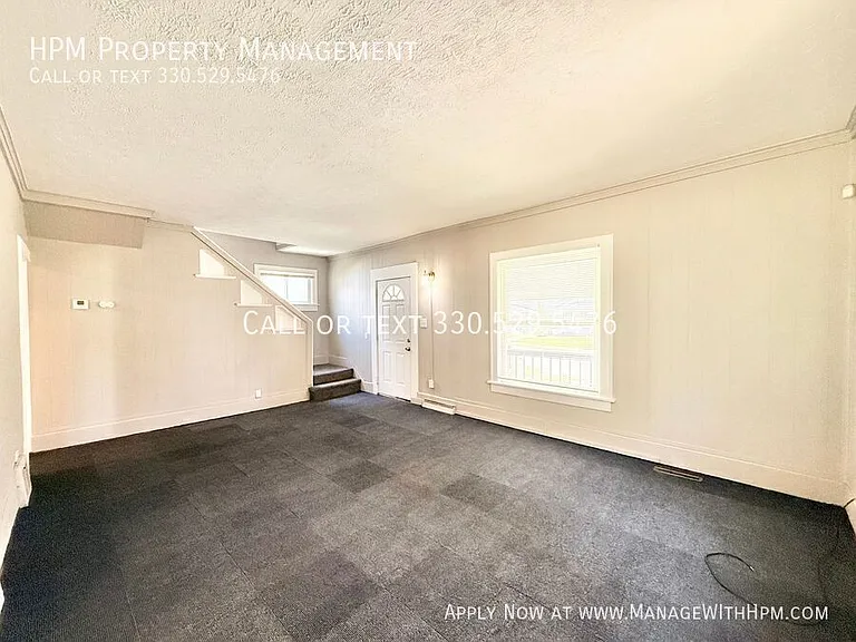 2202 Brownlee Ave NE — Photo 3