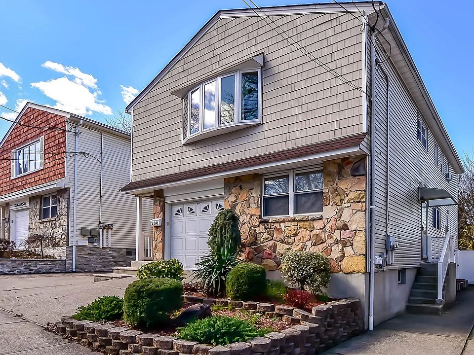 1st image of 208 Clermont Pl #2