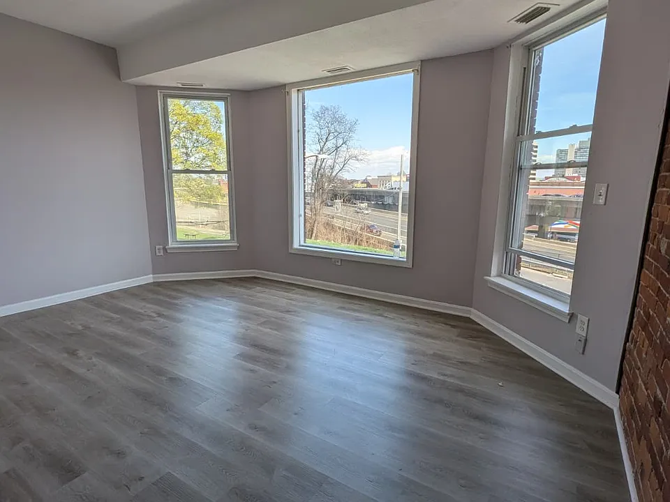 110 Brook St #2