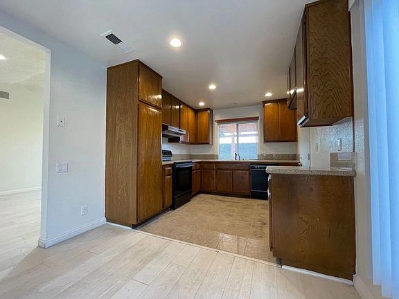 4th image of 763 Lincoln Ave