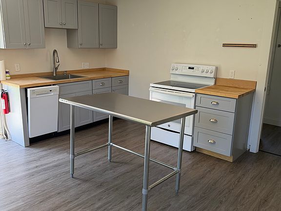 4th image of 24 Hall St