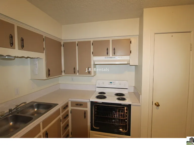 703 Traci Dr — Photo 16