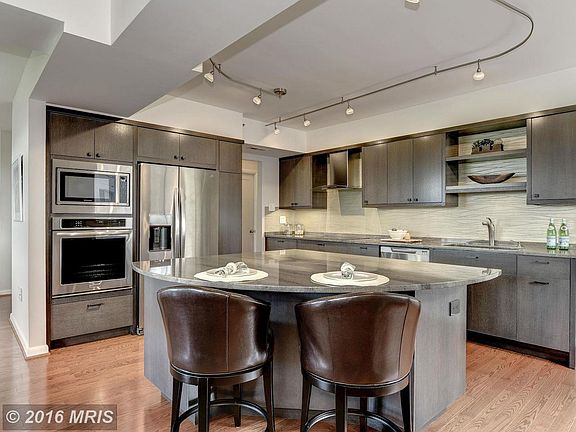4th image of 4550 N Park Ave APT 705
