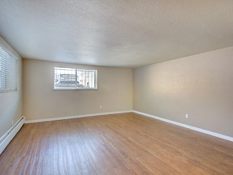 66 S Clarkson St — Photo 14
