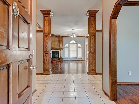 4th image of 2940 SW 124th Ct