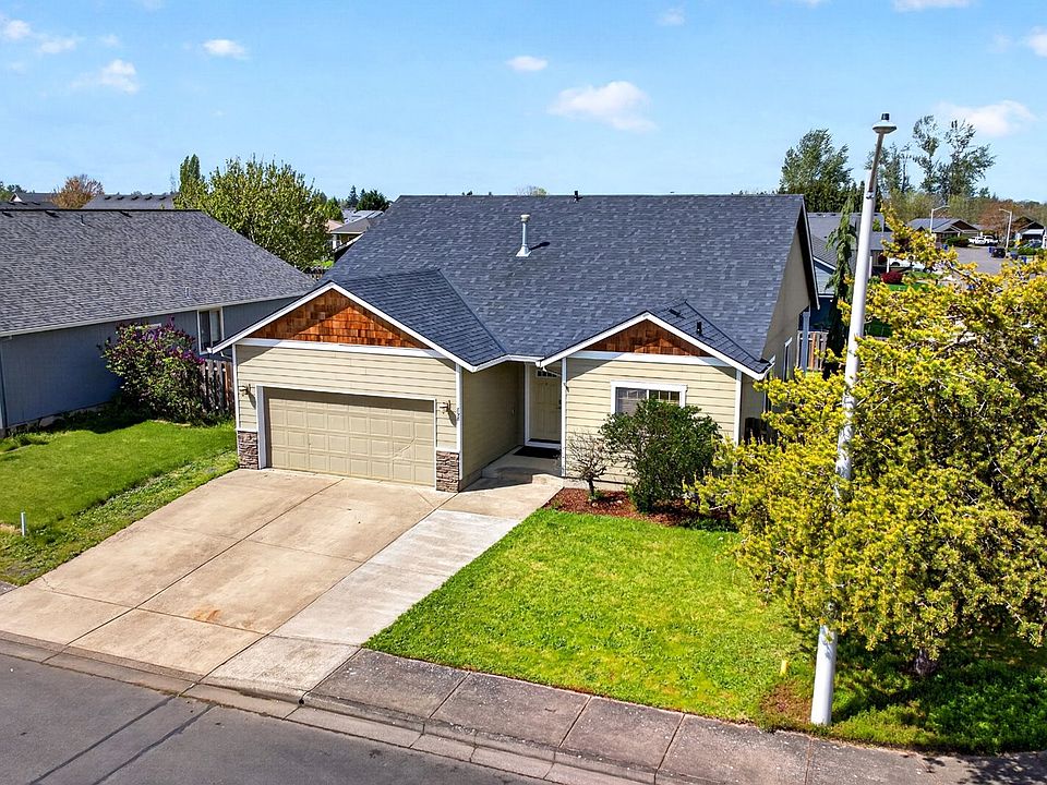 1st image of 898 James Dr